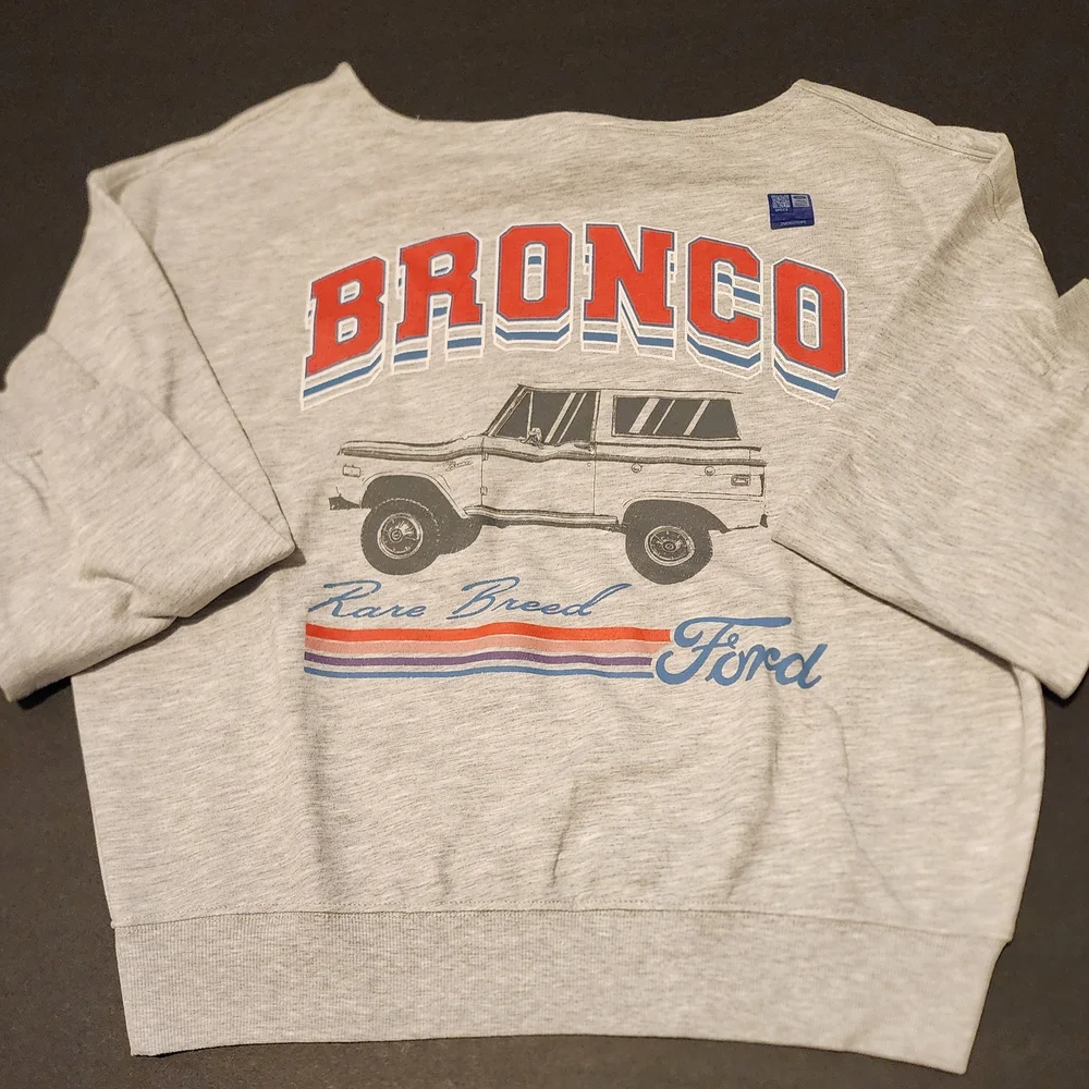 Bronco Slouchy Gray Swearshirt, Red Bronco Emblem, Female Size XXS, NWT, Gift - Picture 3 of 11